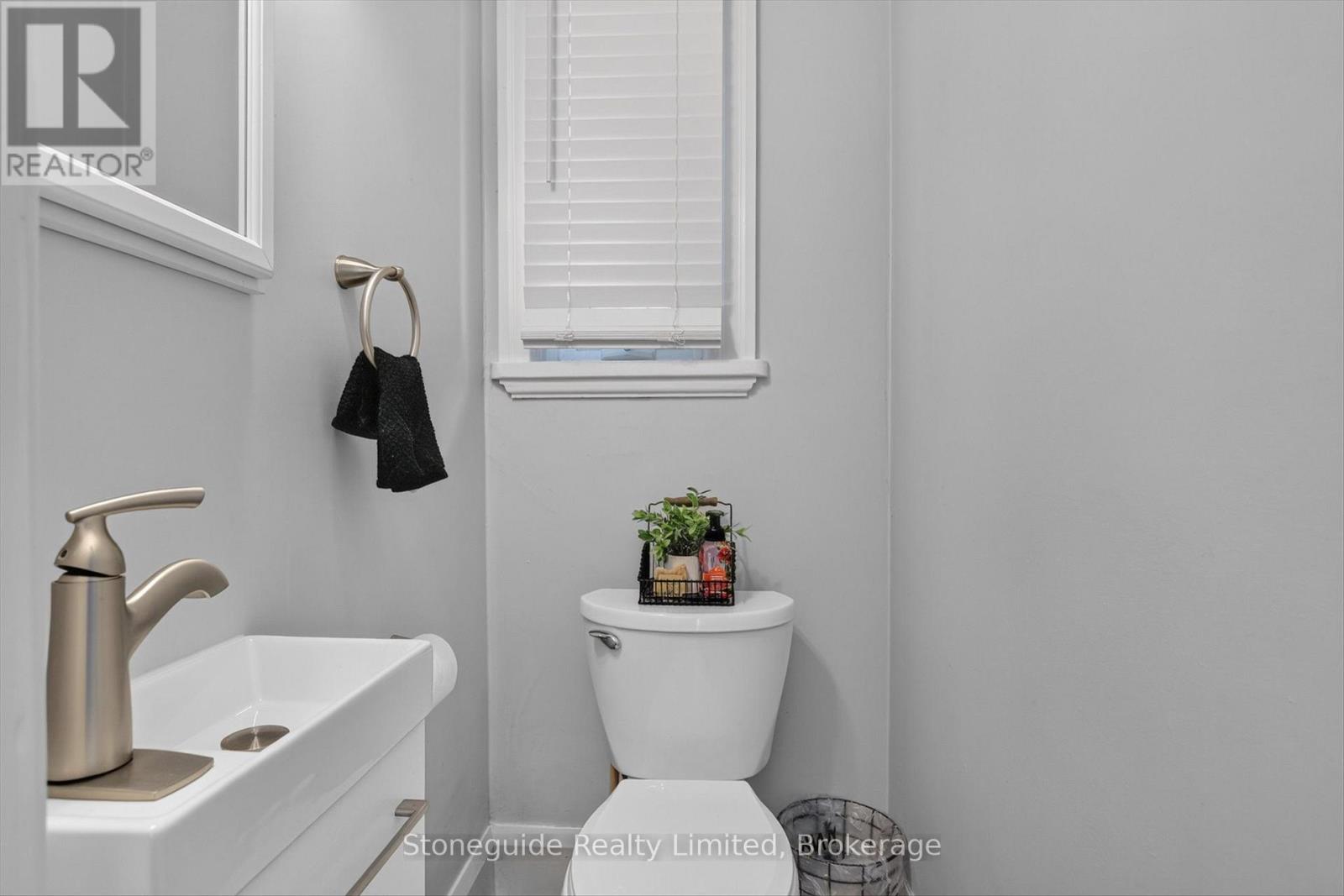 565 RIVERSIDE DRIVE - 15