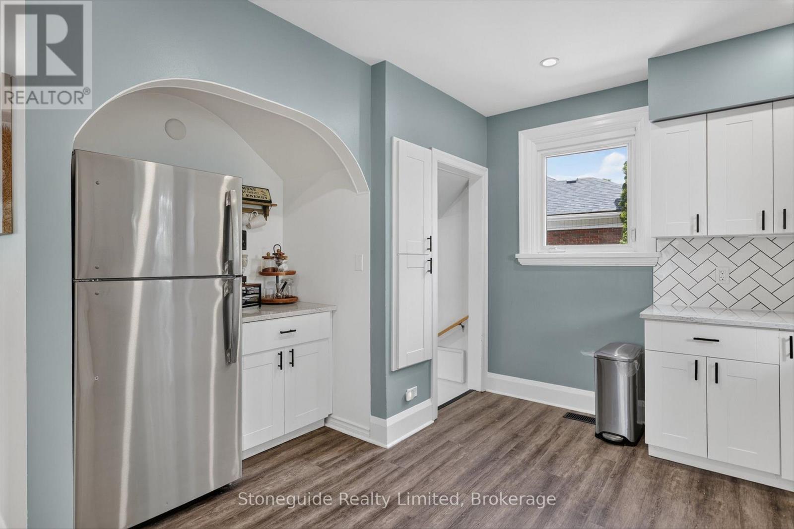 565 RIVERSIDE DRIVE - 20