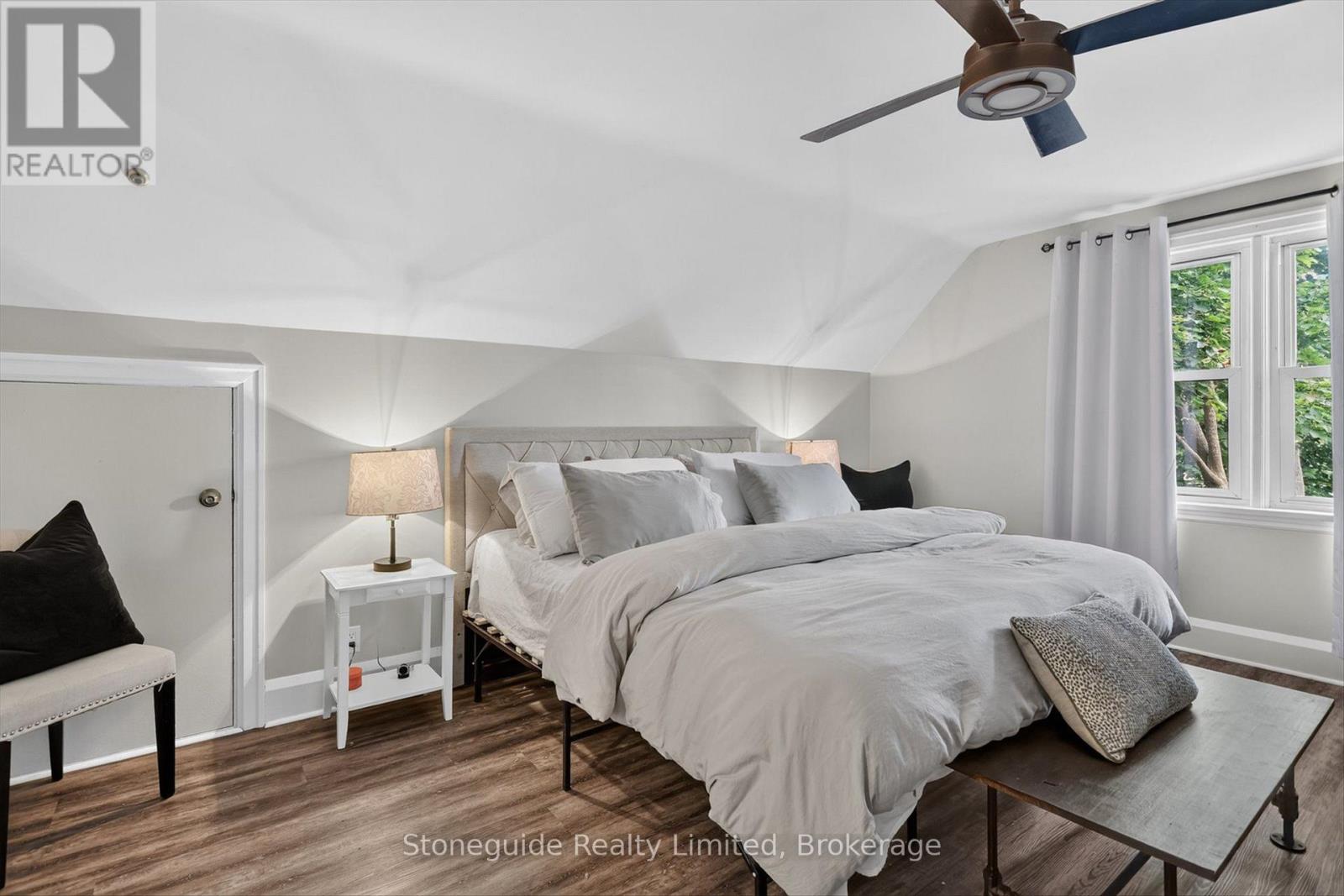565 RIVERSIDE DRIVE - 22
