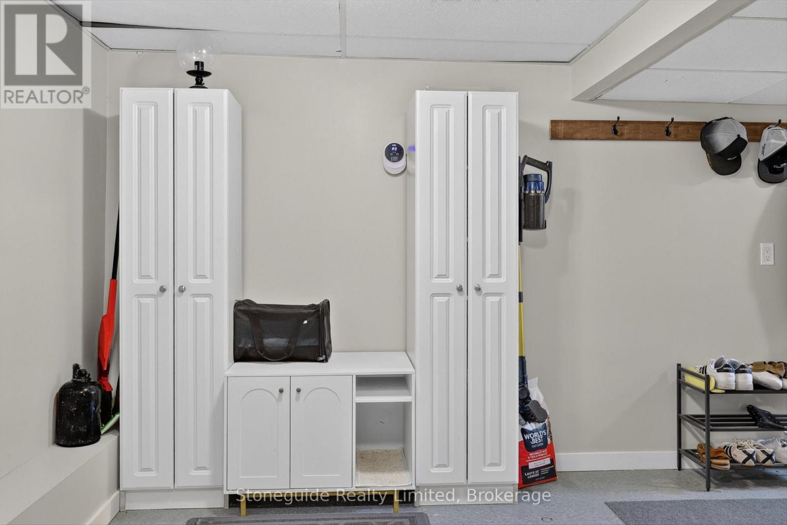 565 RIVERSIDE DRIVE - 31