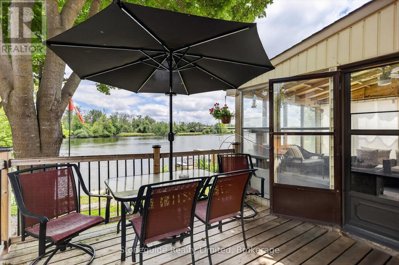 565 RIVERSIDE DRIVE - 35