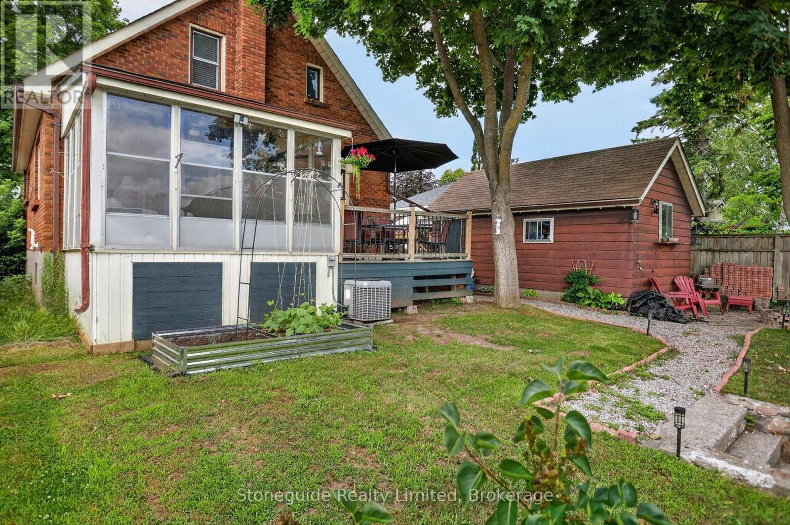 565 RIVERSIDE DRIVE - 38