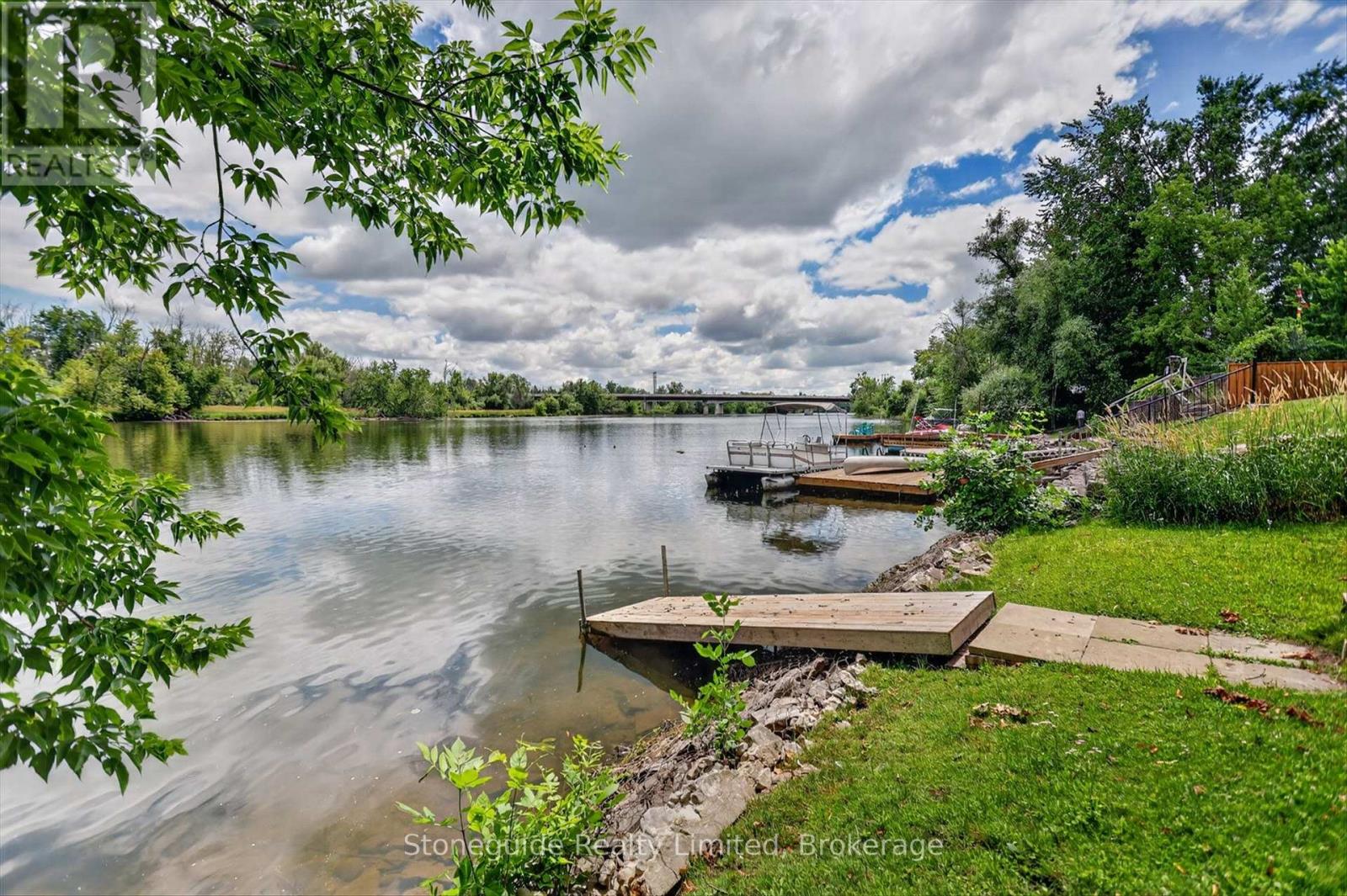 565 RIVERSIDE DRIVE - 41