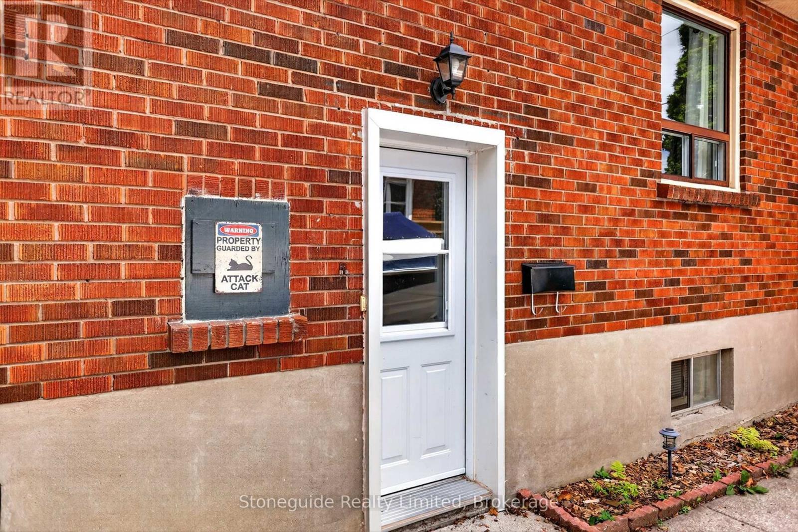 565 RIVERSIDE DRIVE - 42