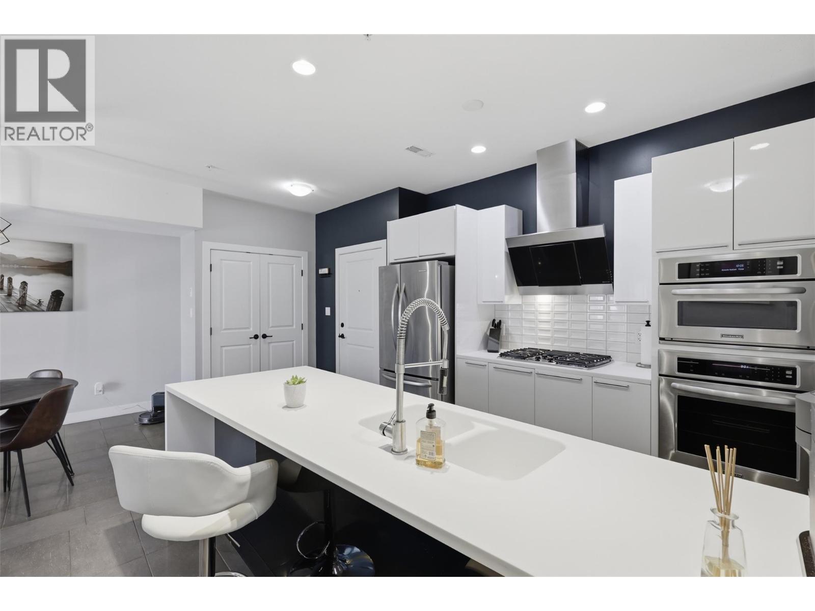 #411 5170 Dallas Drive - 5
