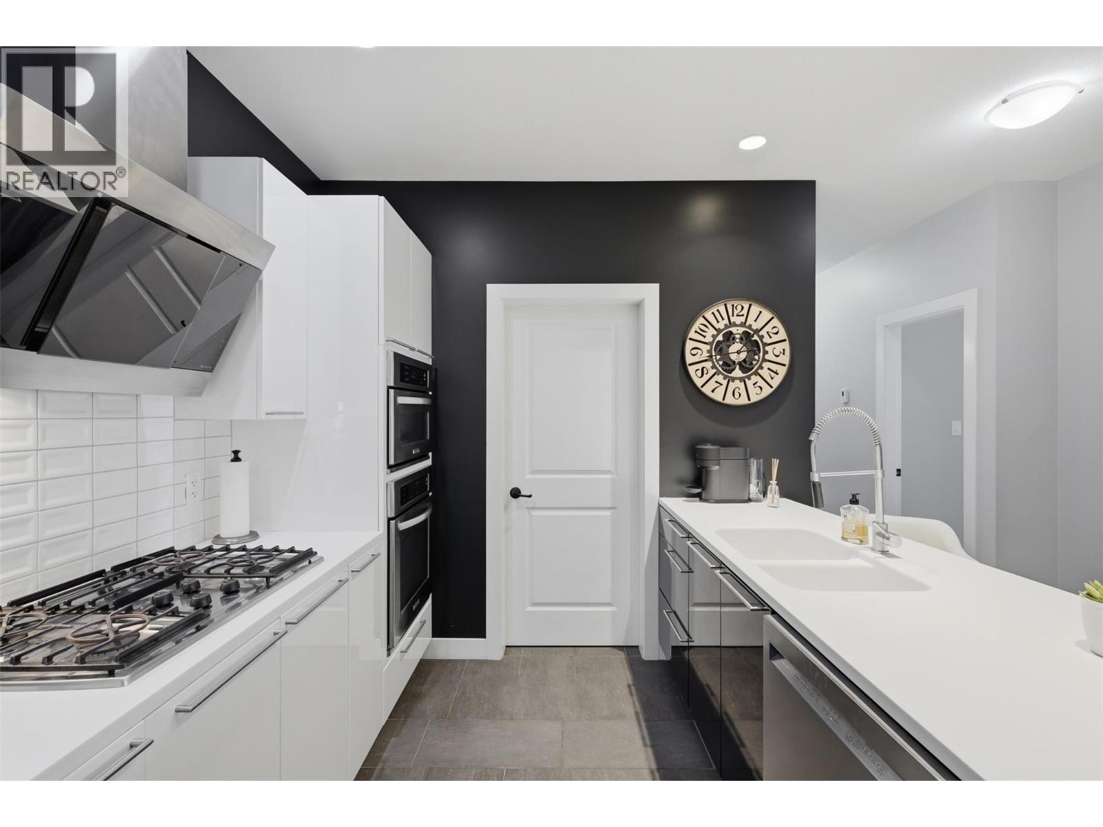 5170 Dallas Drive Unit# 411, Kamloops — photo 2