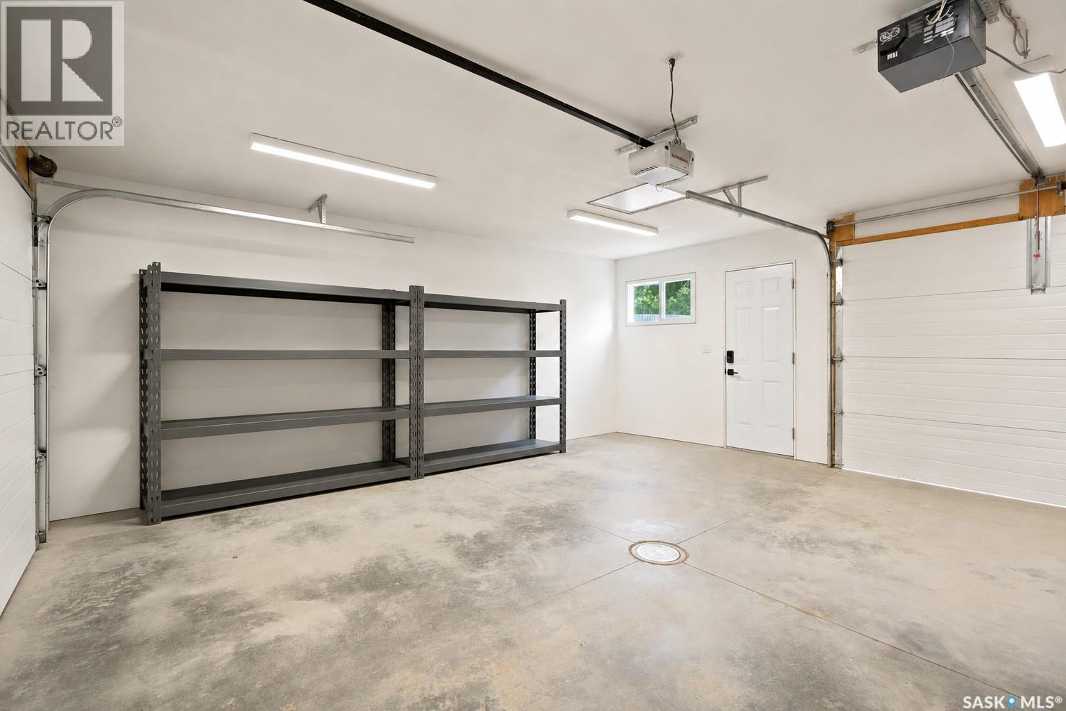 919A F AVENUE N - Image 36