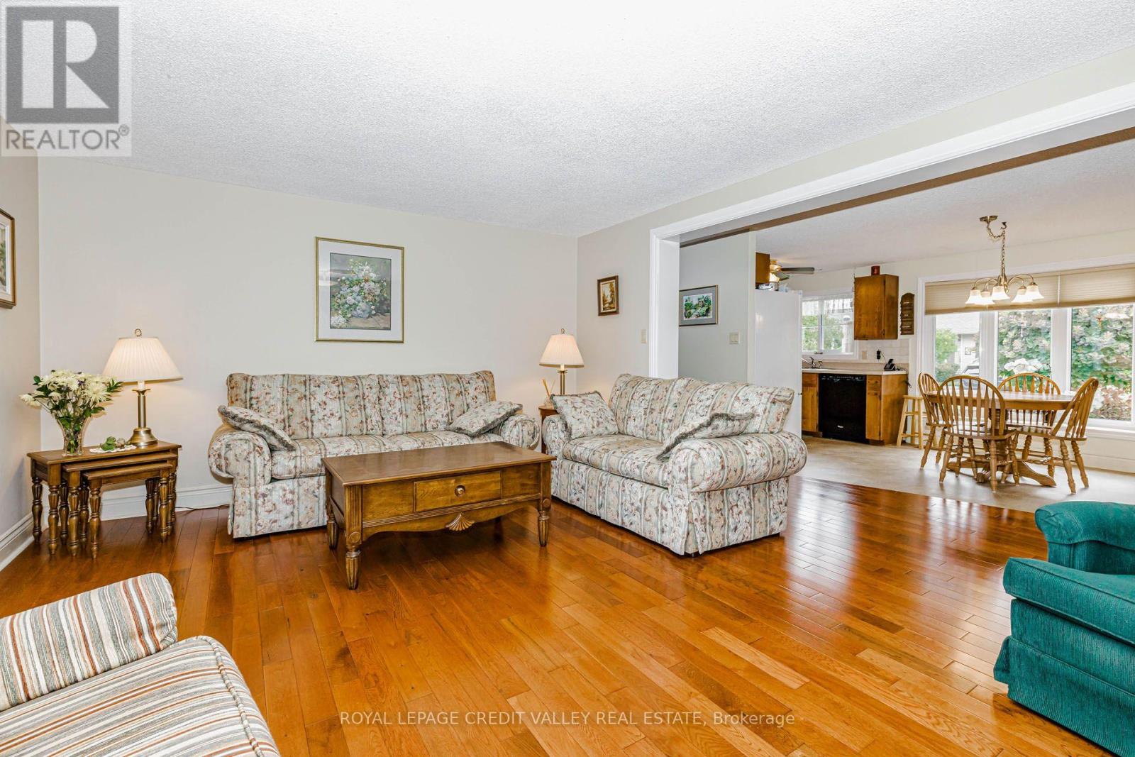 118 TECUMSETH PINES DRIVE - 15