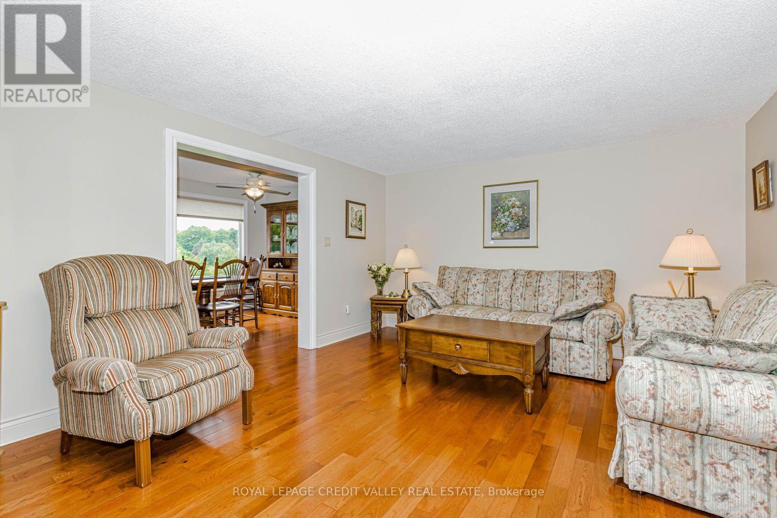 118 TECUMSETH PINES DRIVE - 17