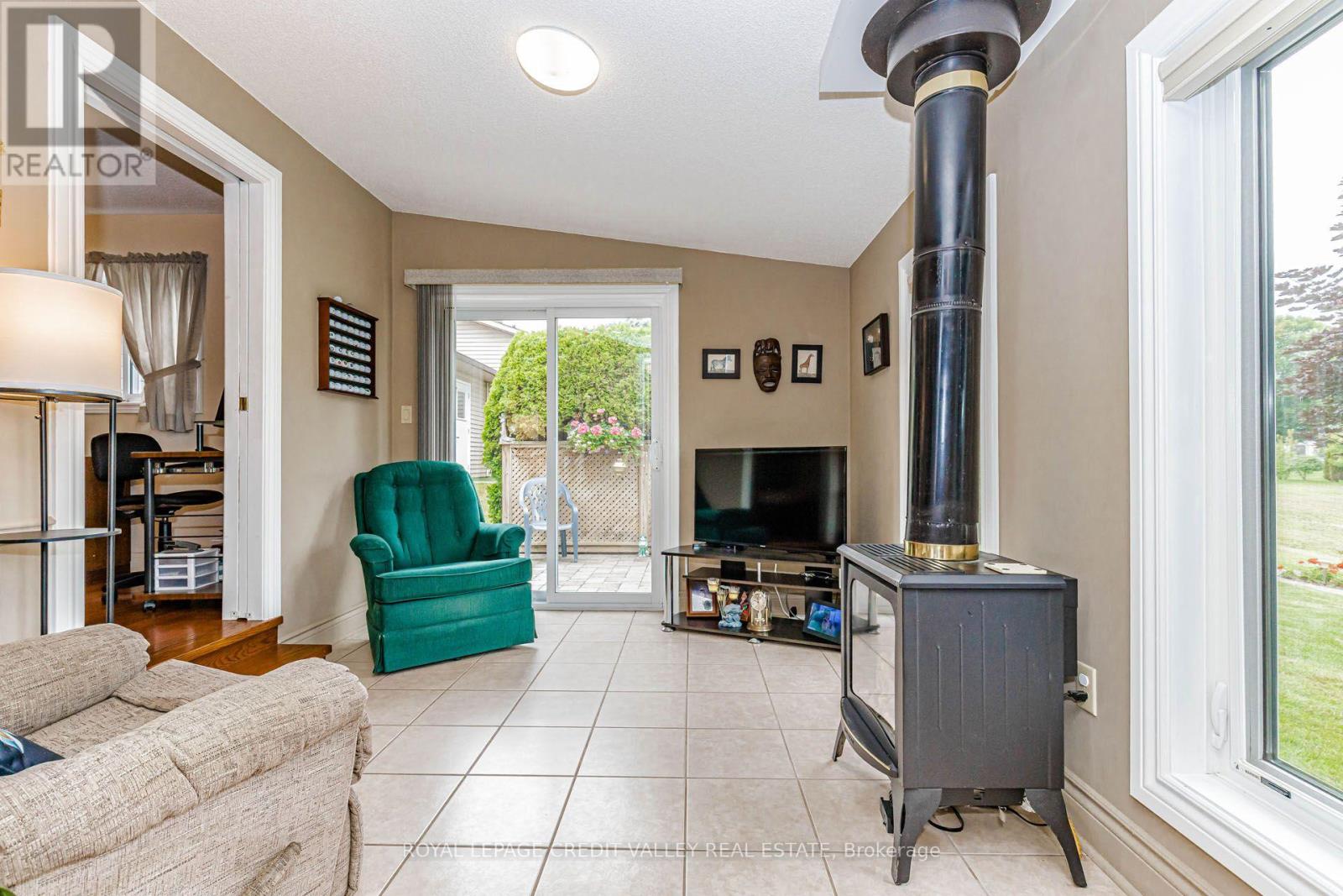 118 TECUMSETH PINES DRIVE - 22