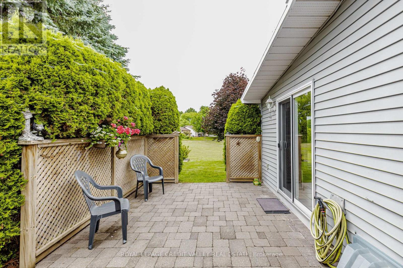 118 TECUMSETH PINES DRIVE - 42