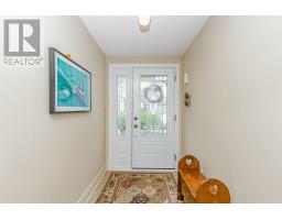 Bedroom 2 - 118 Tecumseth Pines Drive, New Tecumseth, ON L0G1W0 Photo 6
