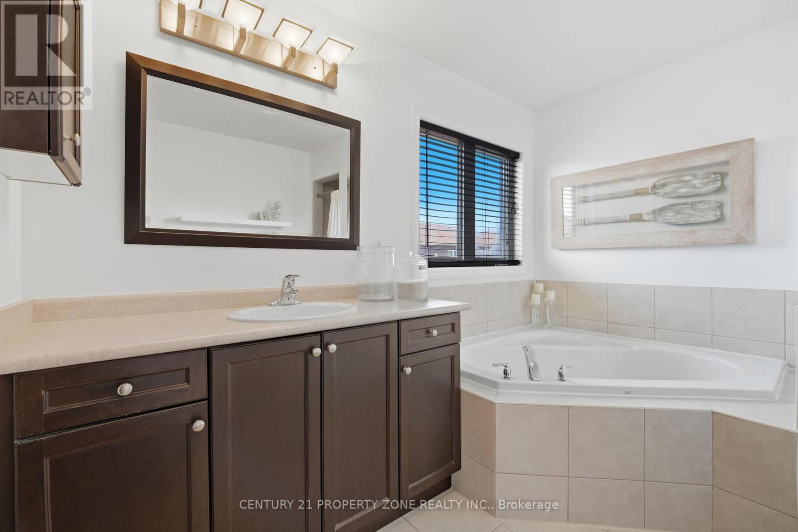 486 VAN KIRK DRIVE - 21