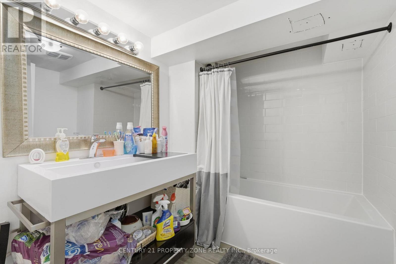 486 VAN KIRK DRIVE - 33