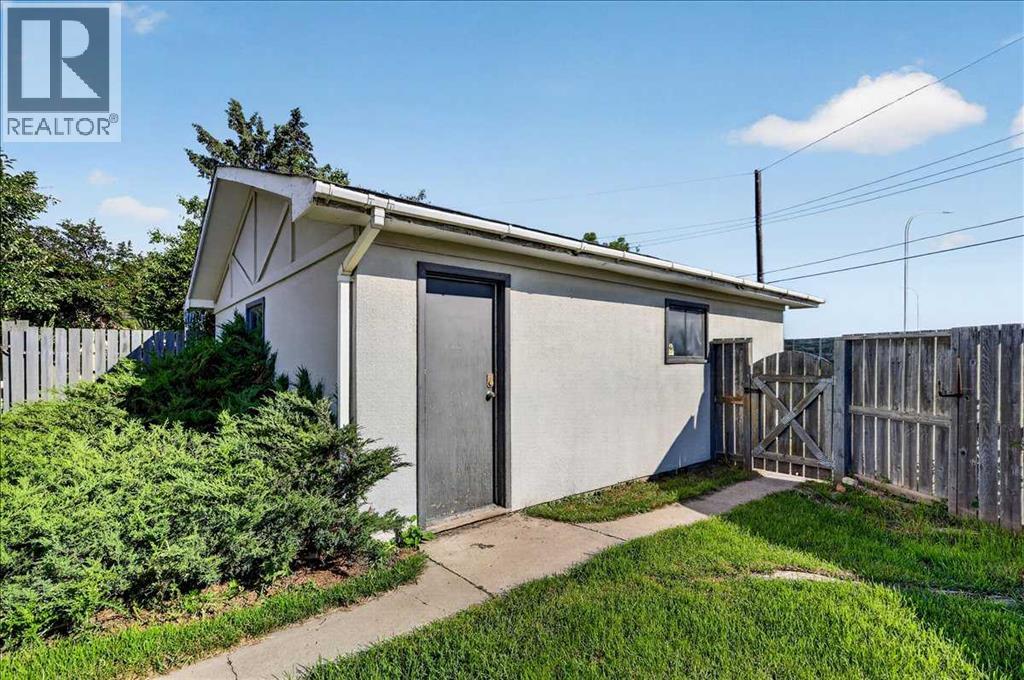 5408 Ladbrooke Drive SW - 45