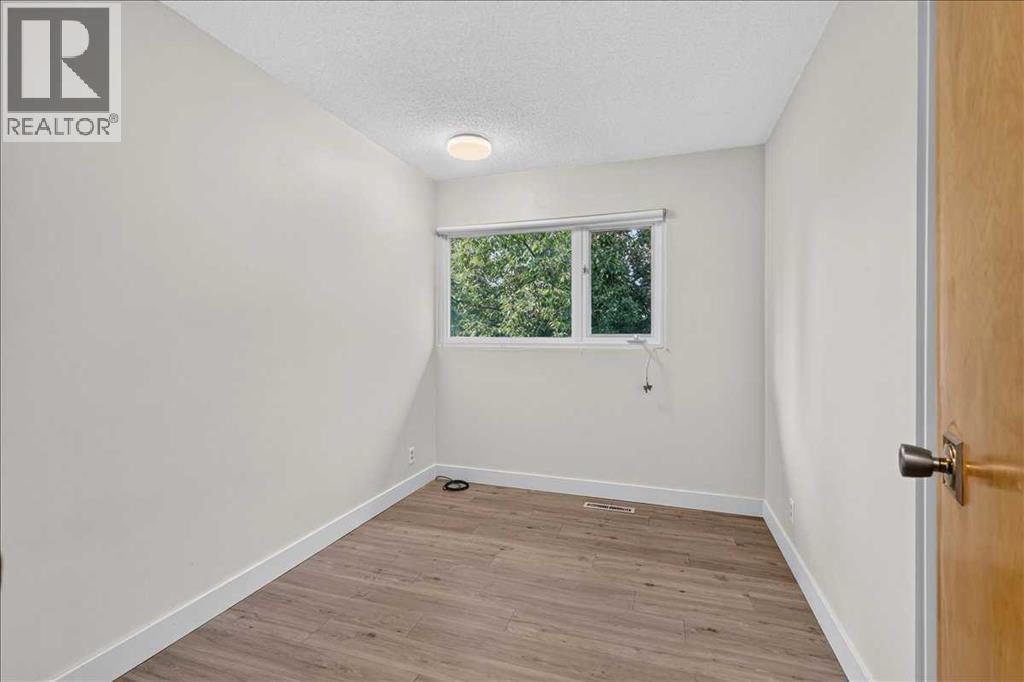 5408 Ladbrooke Drive SW - 26