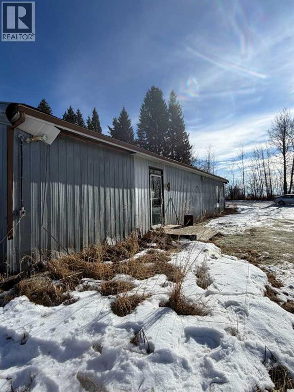 412074 Highway 22 - 24