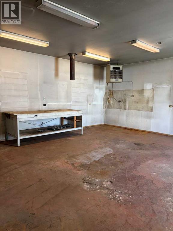 412074 Highway 22 - 36