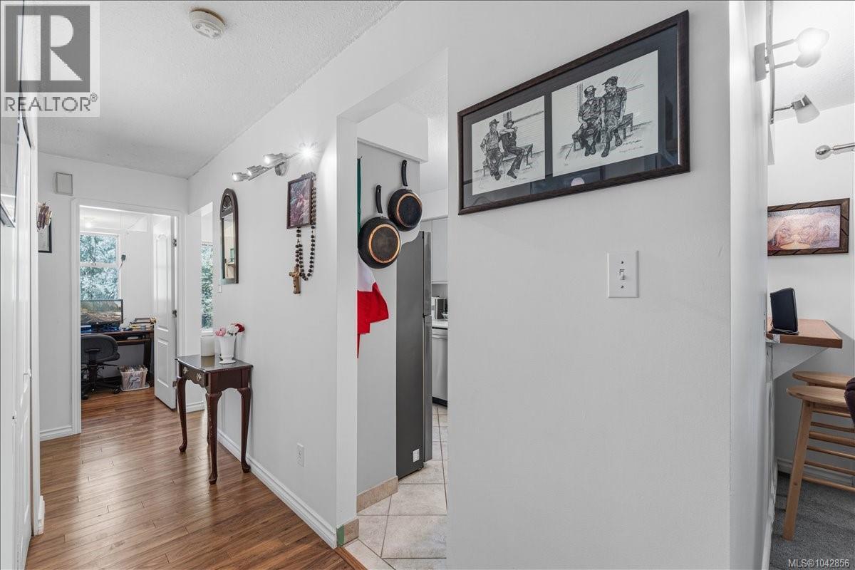 1530 Pacific Cres - 5