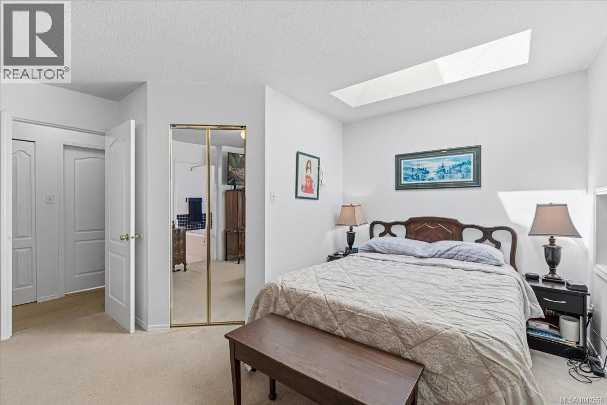 1530 Pacific Cres - 20