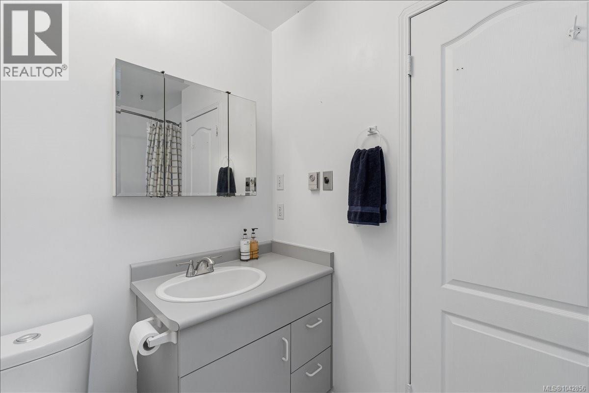 1530 Pacific Cres - 22