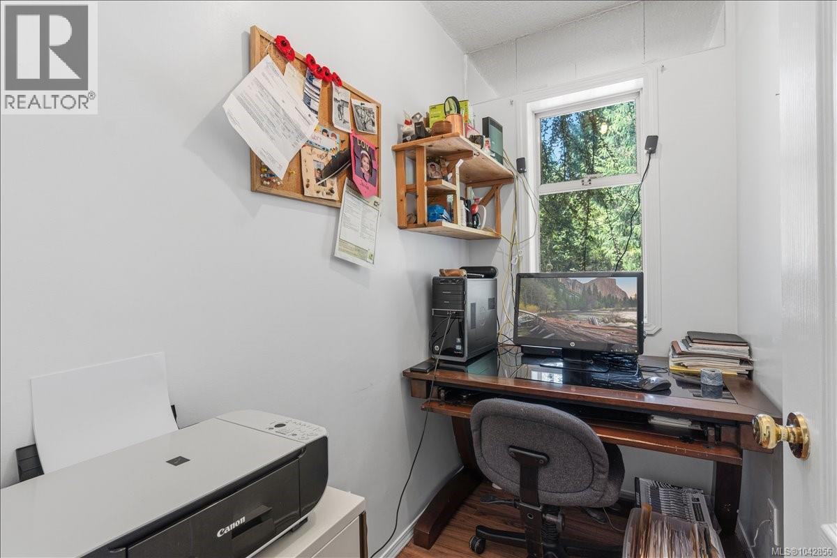 1530 Pacific Cres - 6