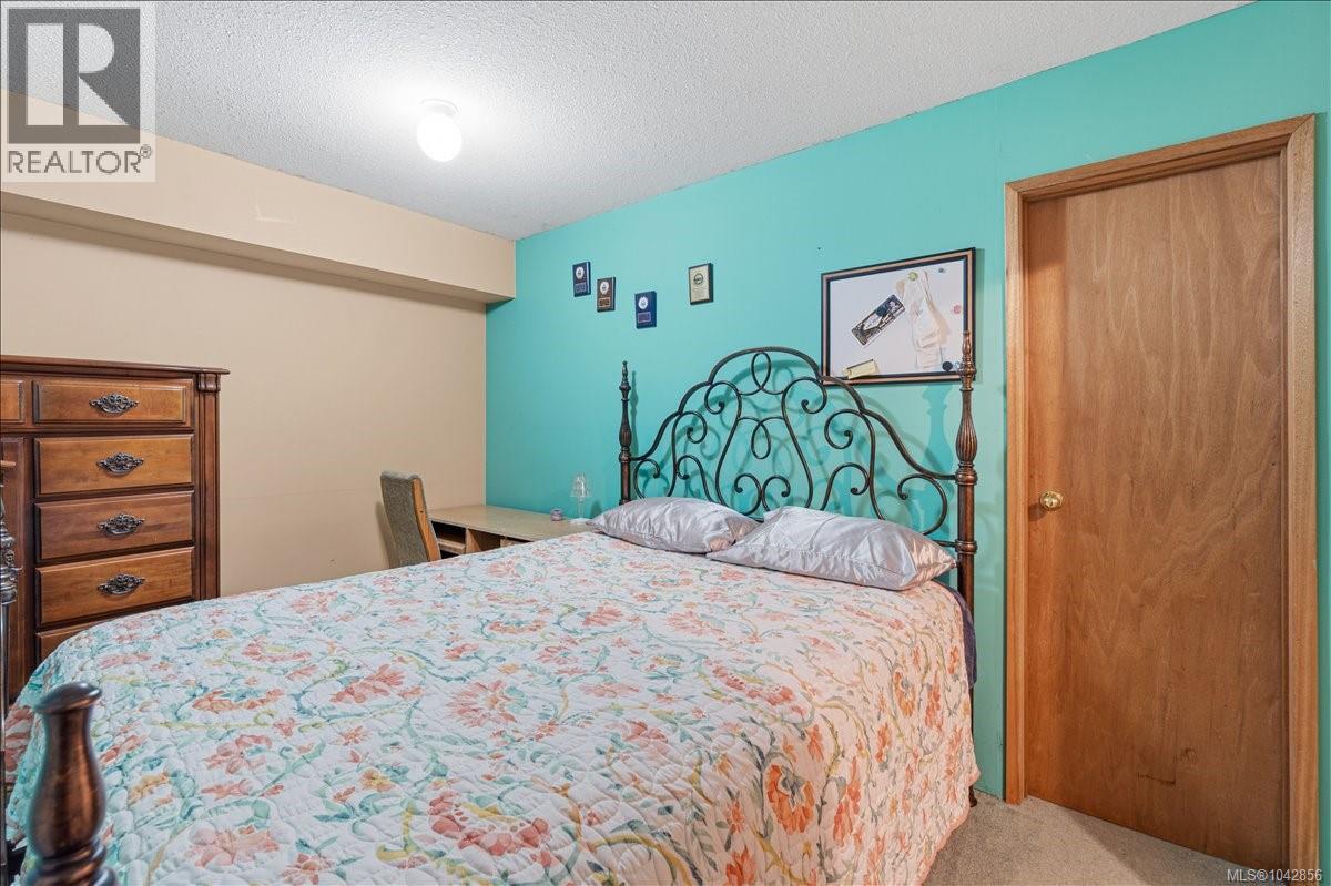 1530 Pacific Cres - 36