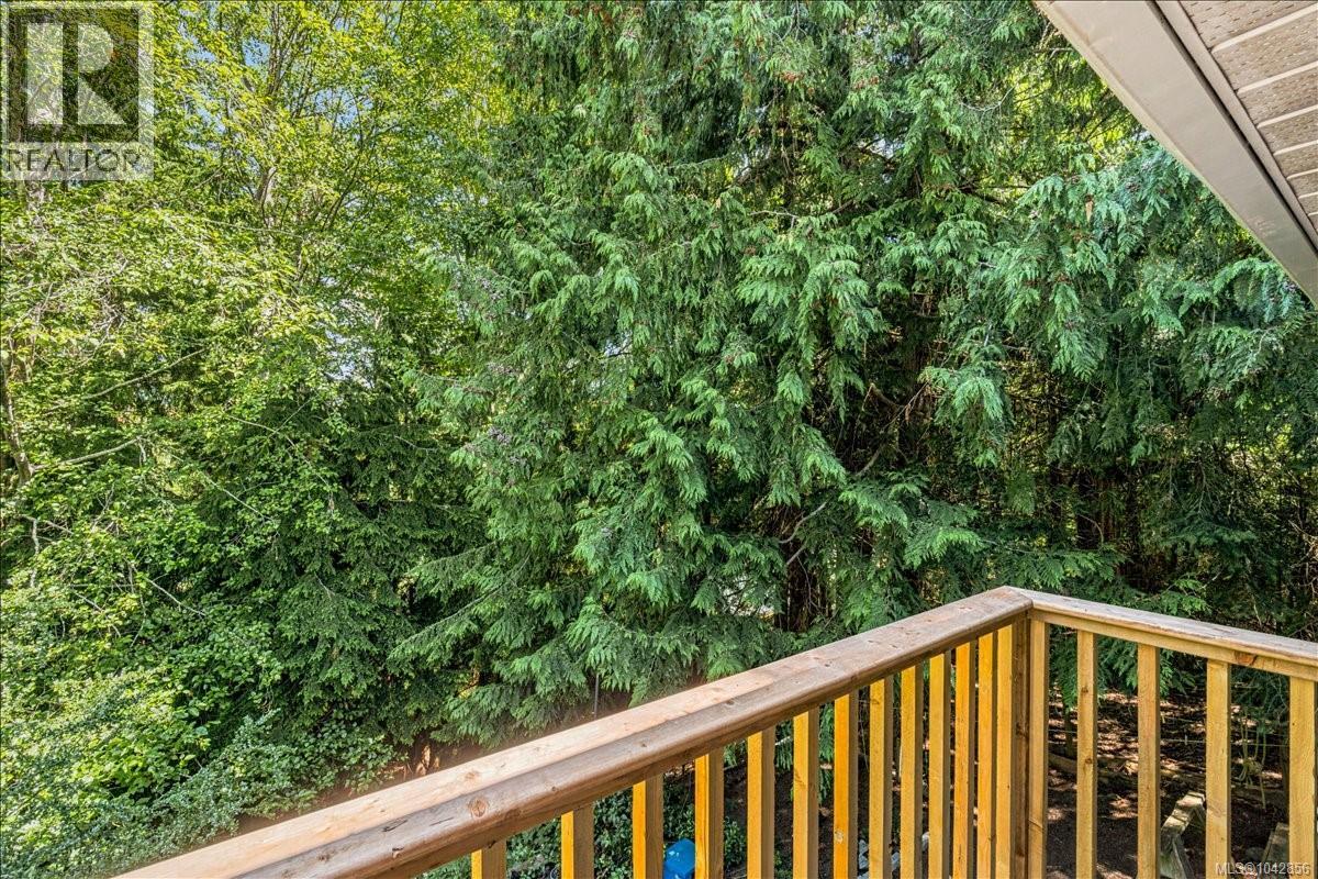 1530 Pacific Cres - 25