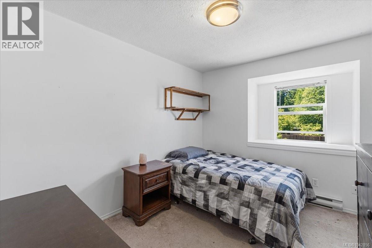 1530 Pacific Cres - 28