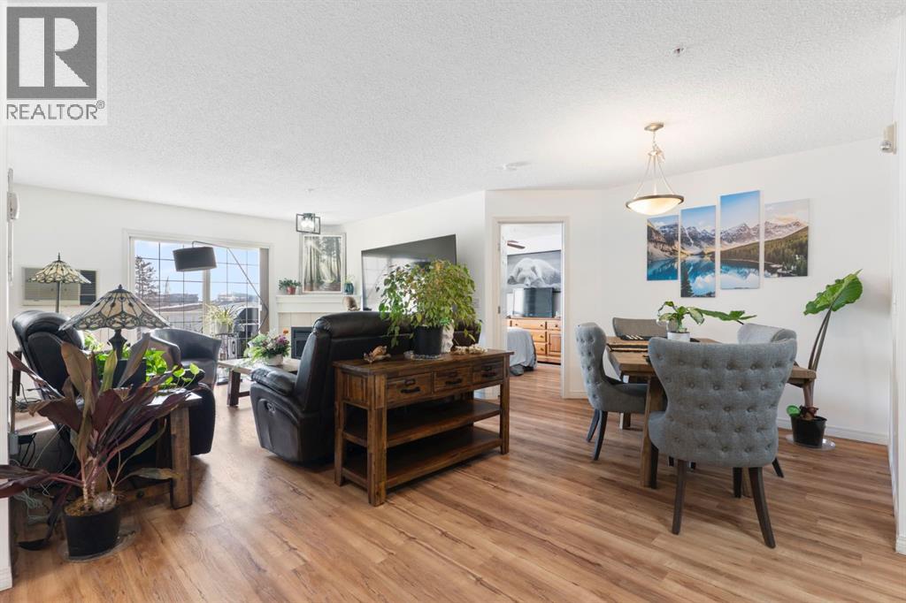 #301 128 Centre Avenue - 3