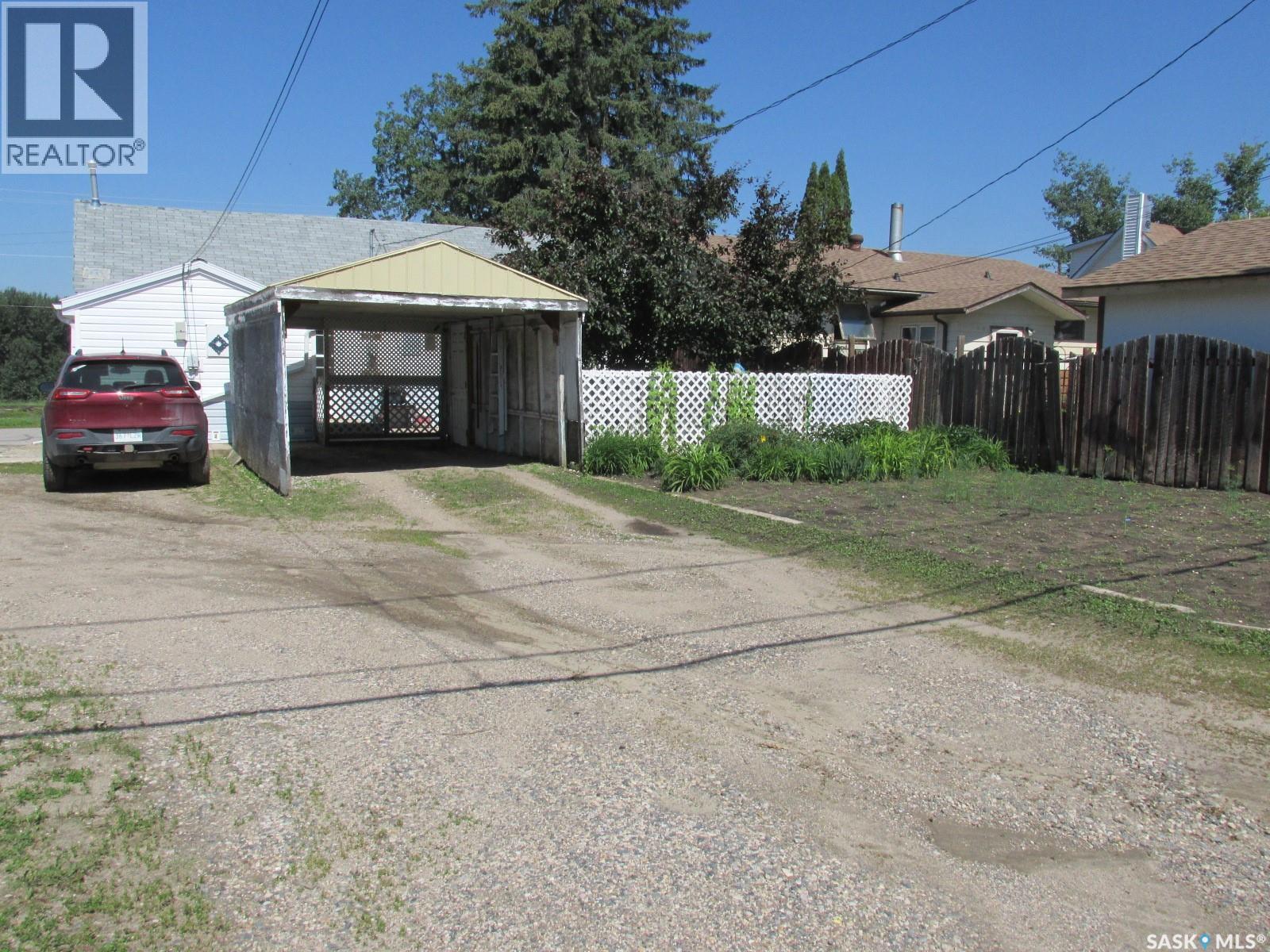 604 Railway AVENUE W - 37