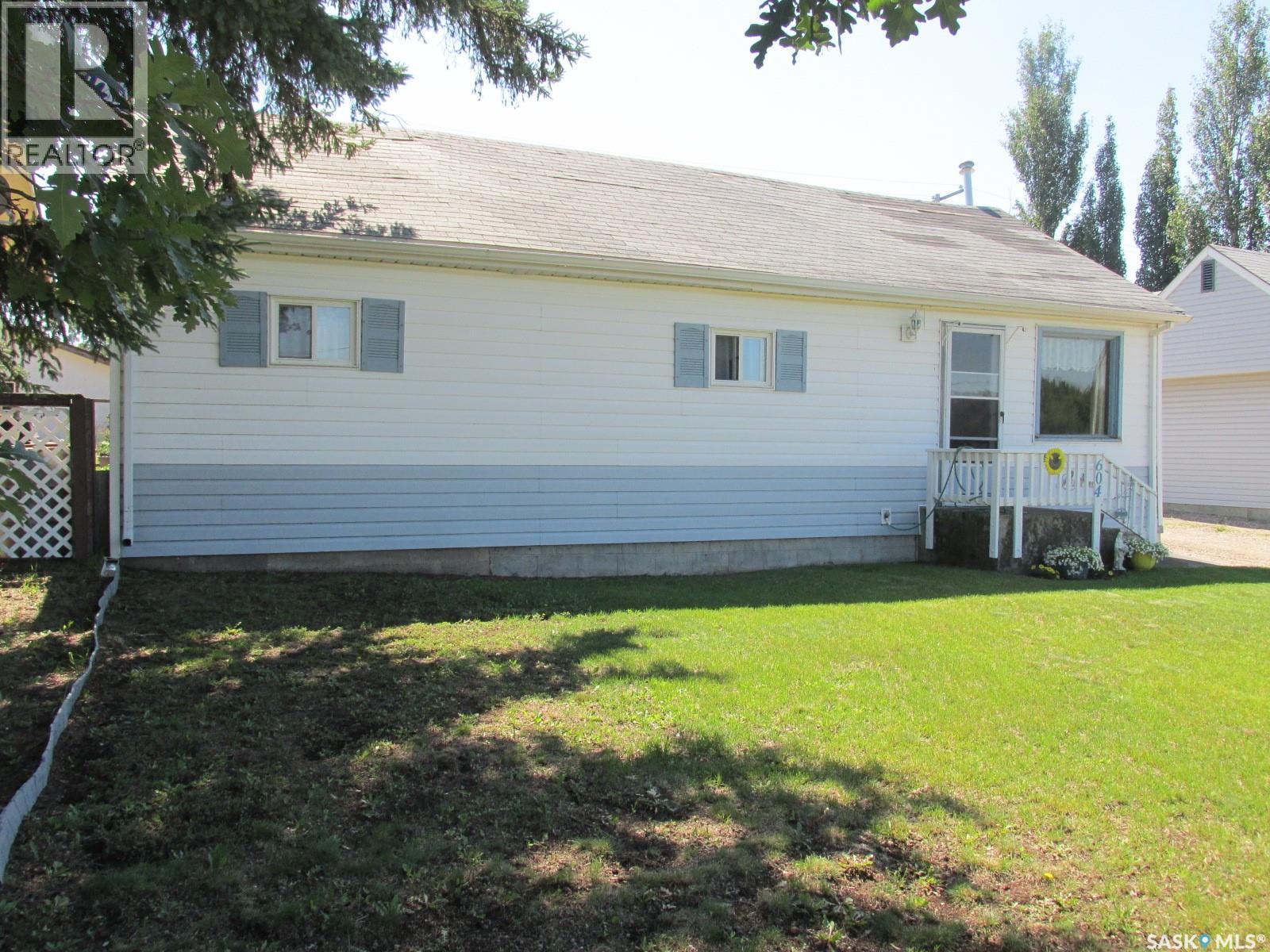 604 Railway AVENUE W - 43