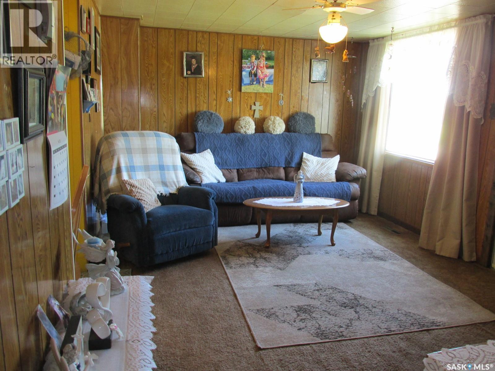 604 Railway AVENUE W - 9