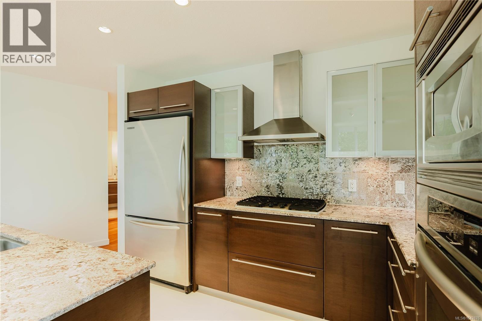 #120 68 SONGHEES Rd - 28