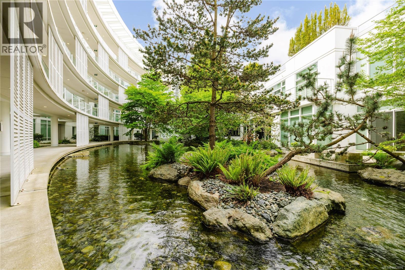 #120 68 SONGHEES Rd - 44