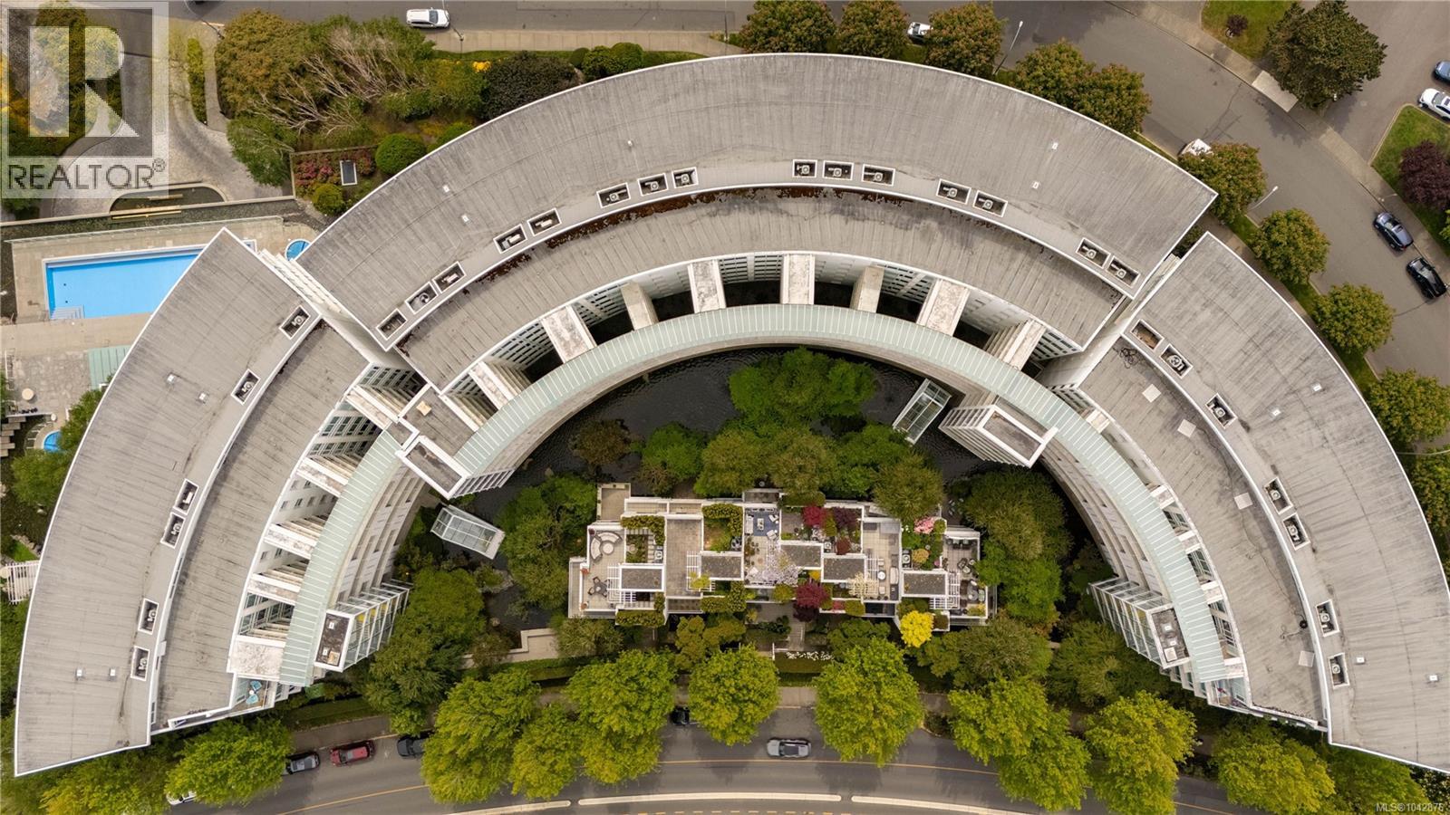 #120 68 SONGHEES Rd - 52
