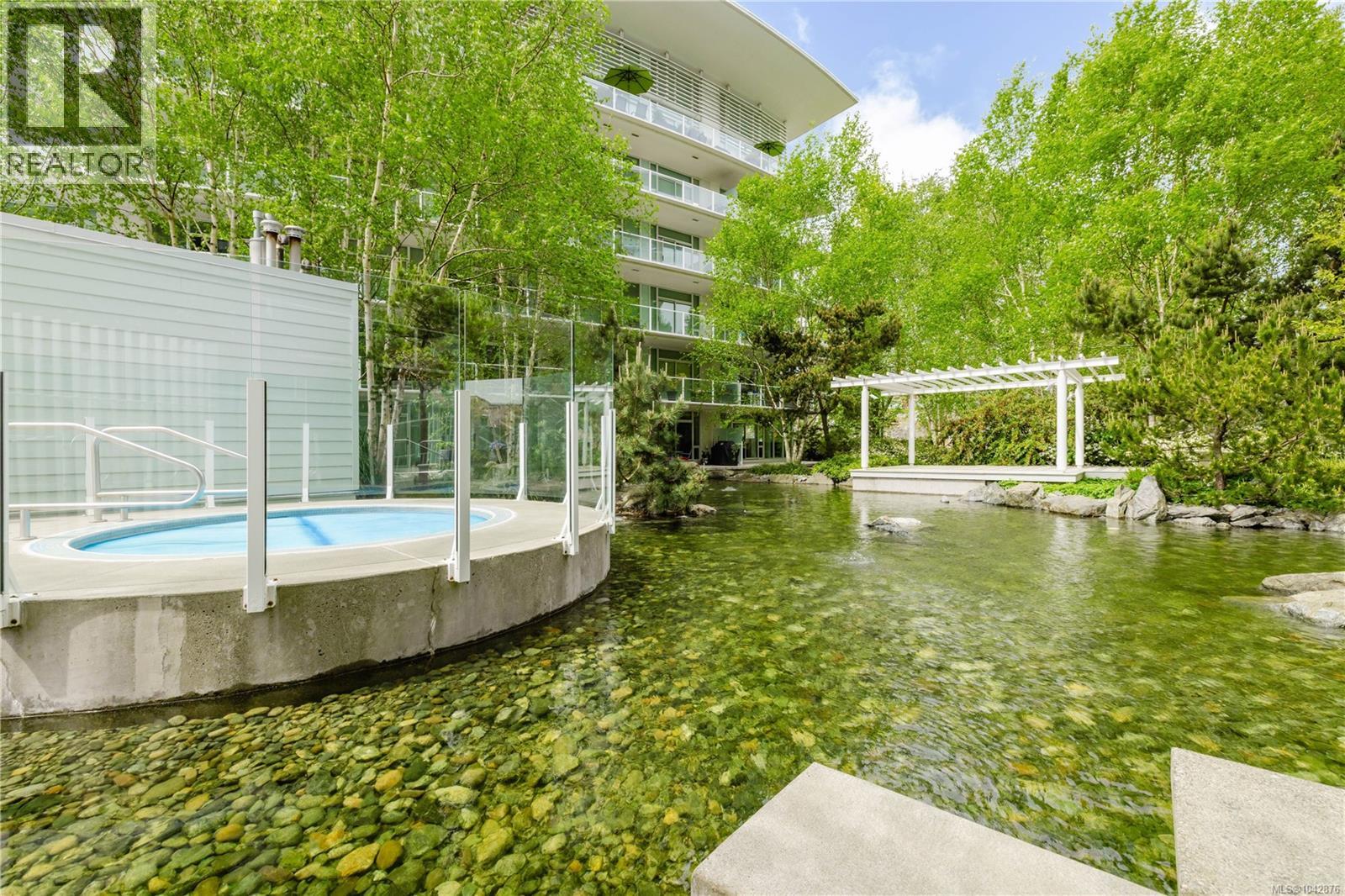 #120 68 SONGHEES Rd - 42