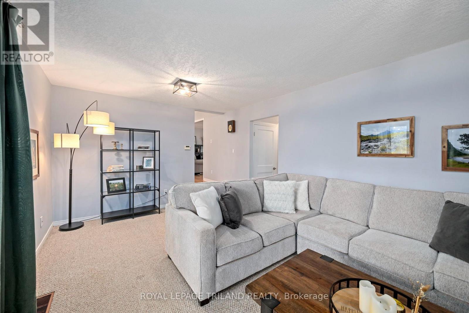 20 MEADOWVIEW ROAD - 14