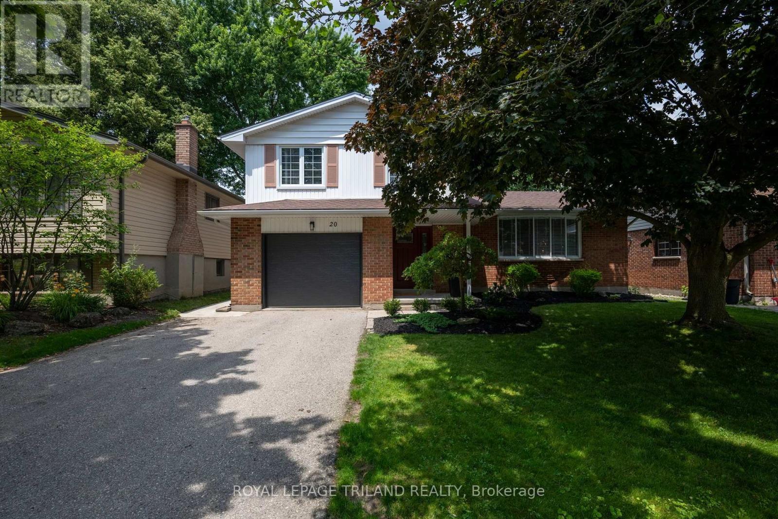 20 MEADOWVIEW ROAD - 2