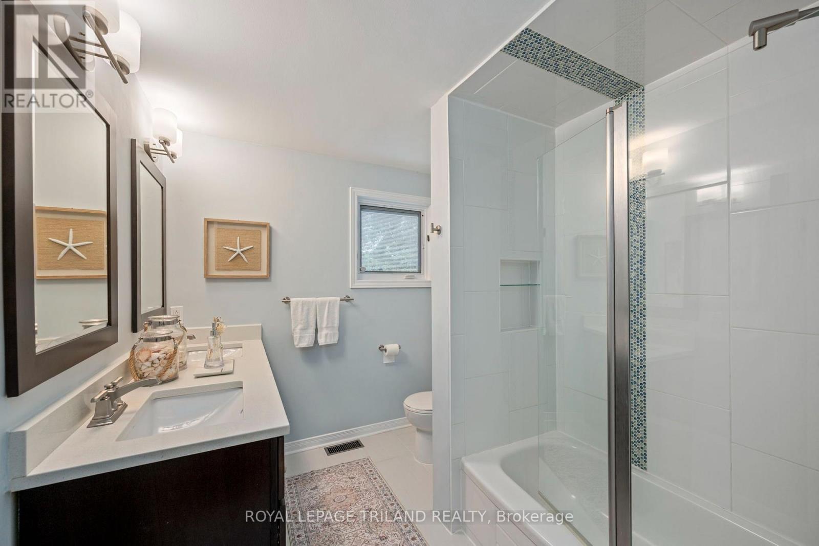 20 MEADOWVIEW ROAD - 20
