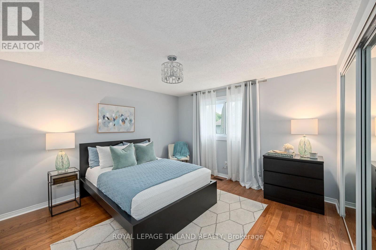 20 MEADOWVIEW ROAD - 21