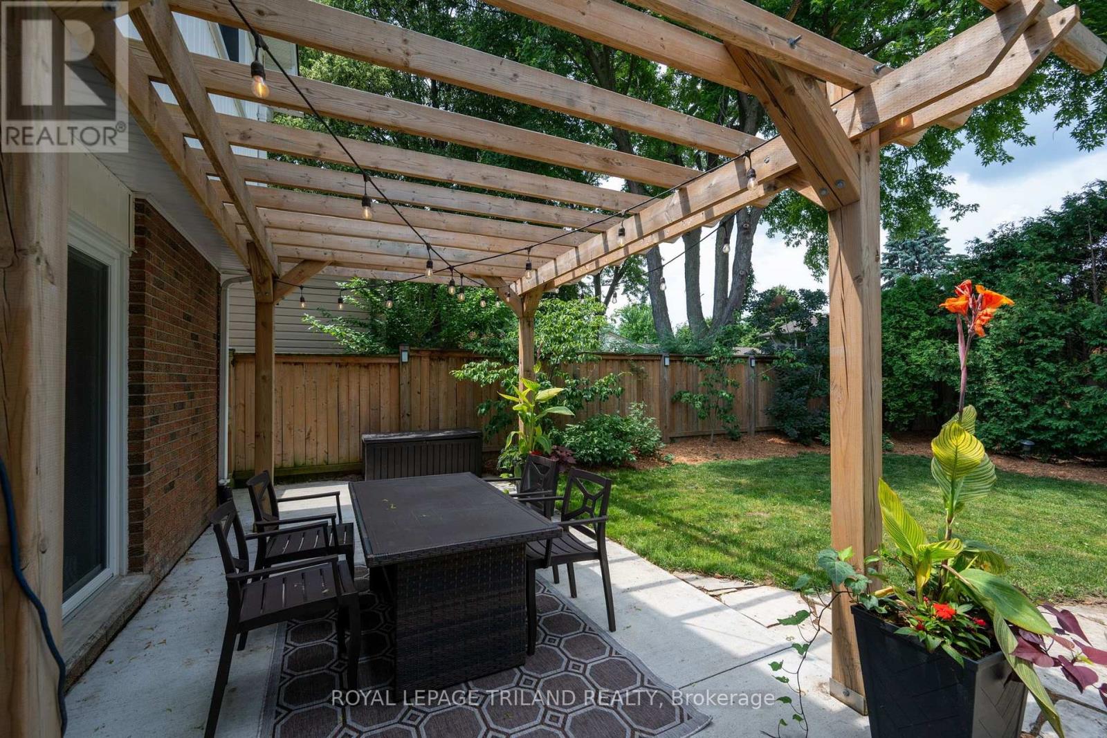 20 MEADOWVIEW ROAD - 24
