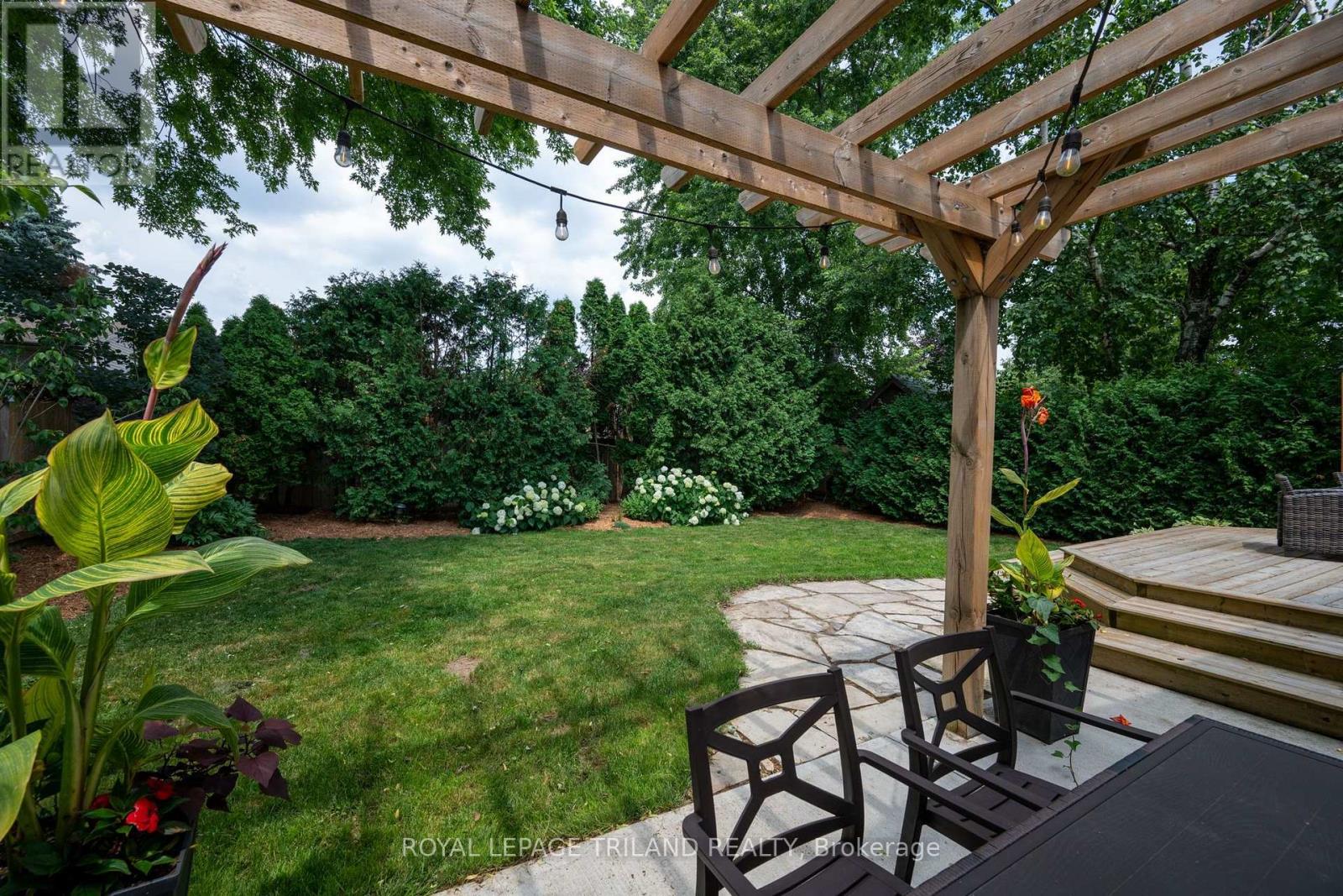 20 MEADOWVIEW ROAD - 25