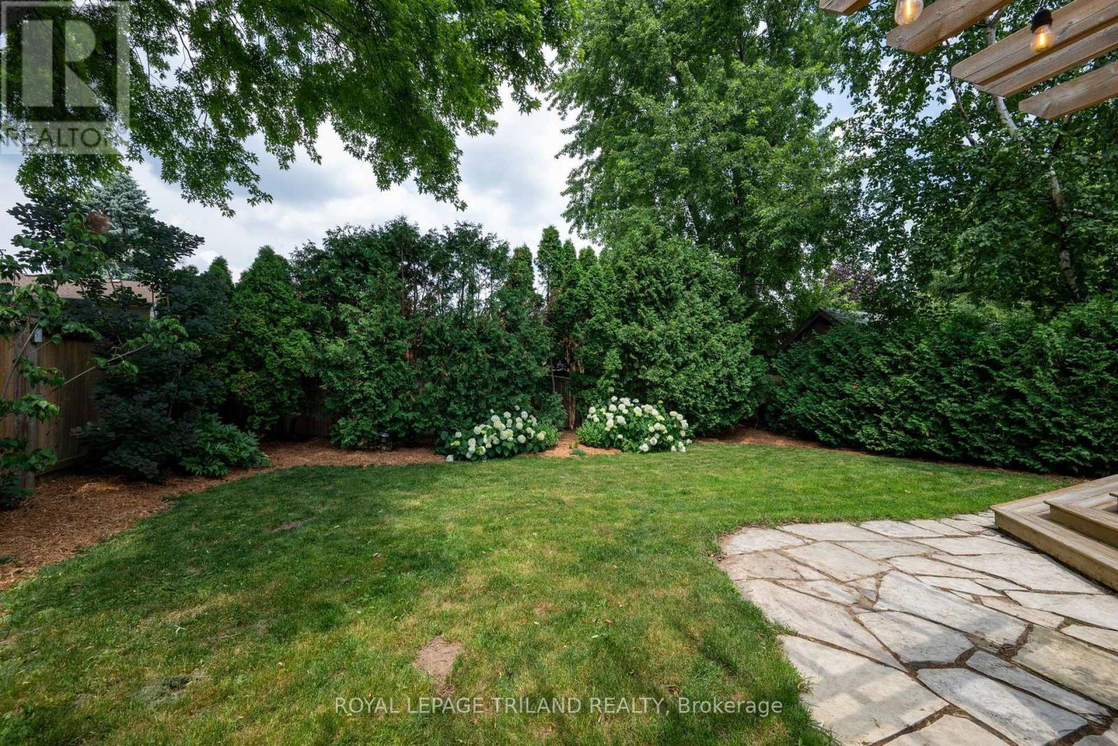 20 MEADOWVIEW ROAD - 26