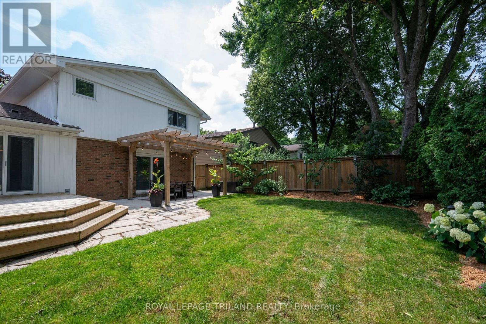 20 MEADOWVIEW ROAD - 28