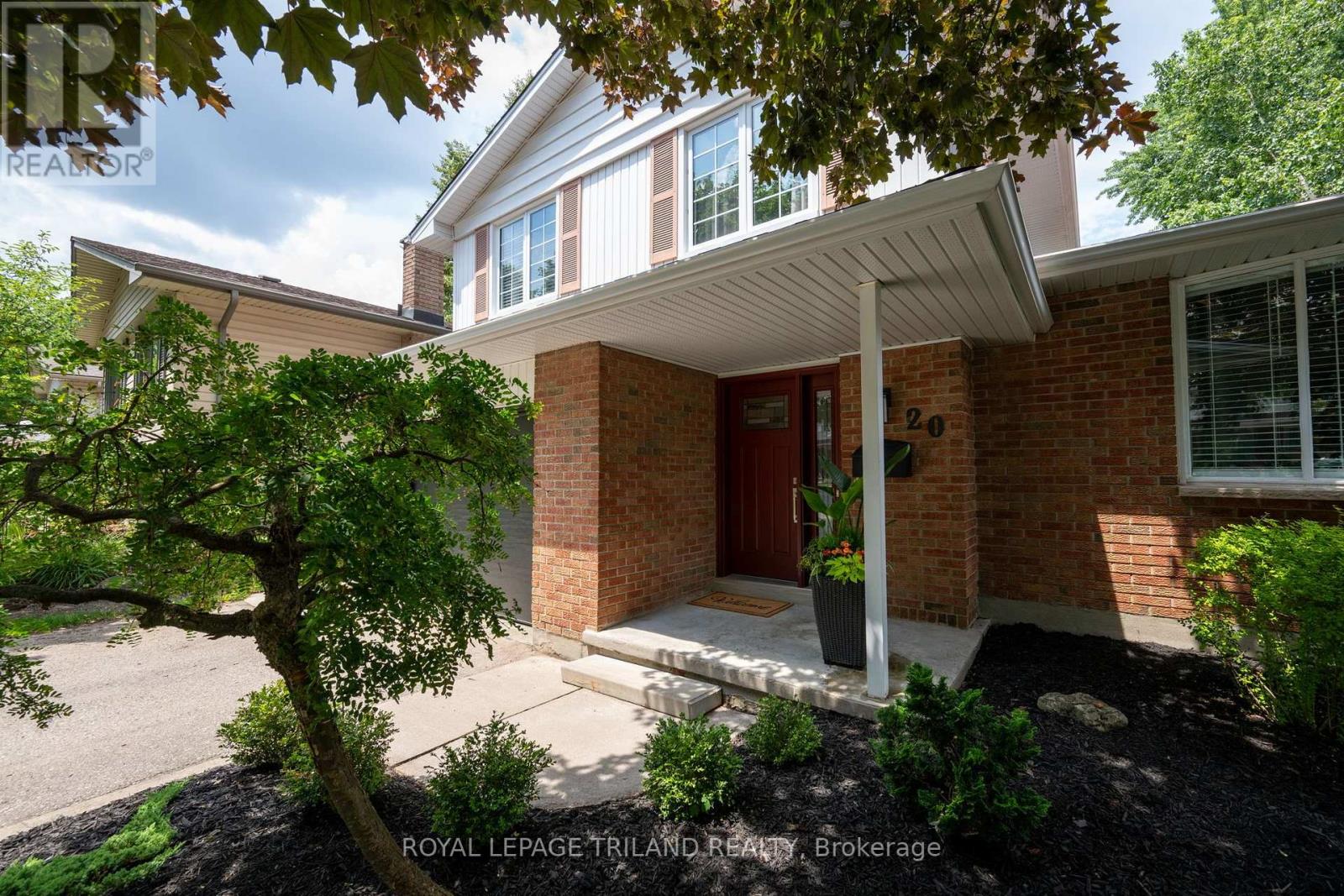 20 MEADOWVIEW ROAD - 3