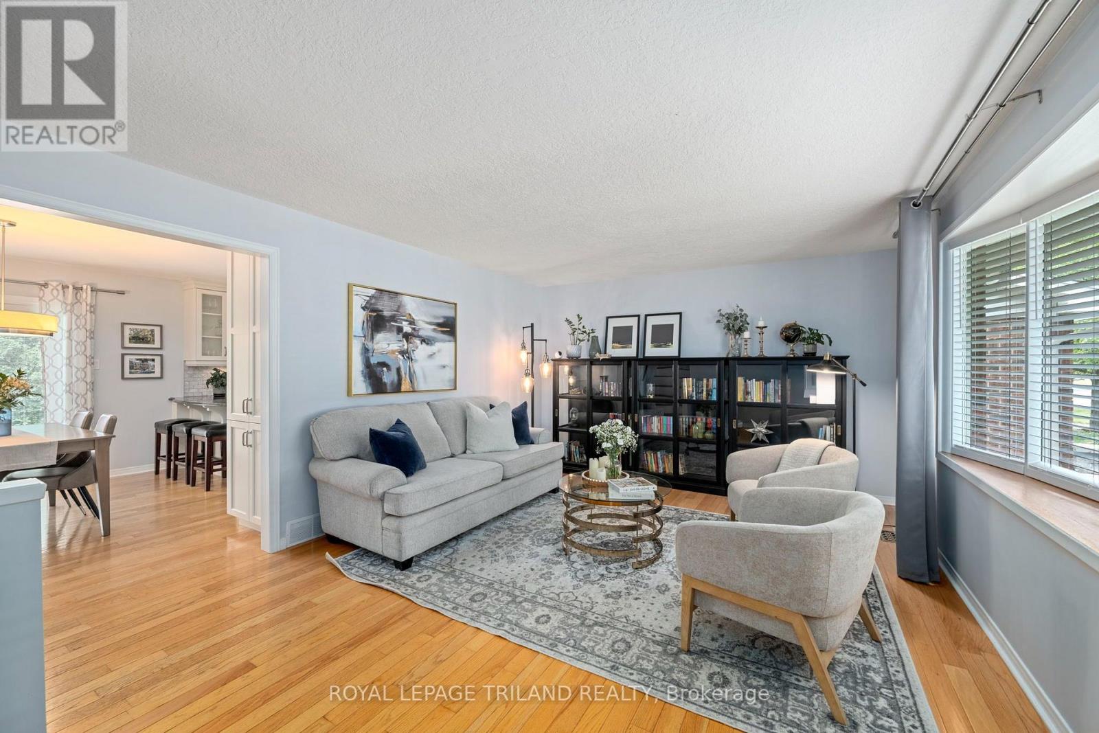 20 MEADOWVIEW ROAD - 6