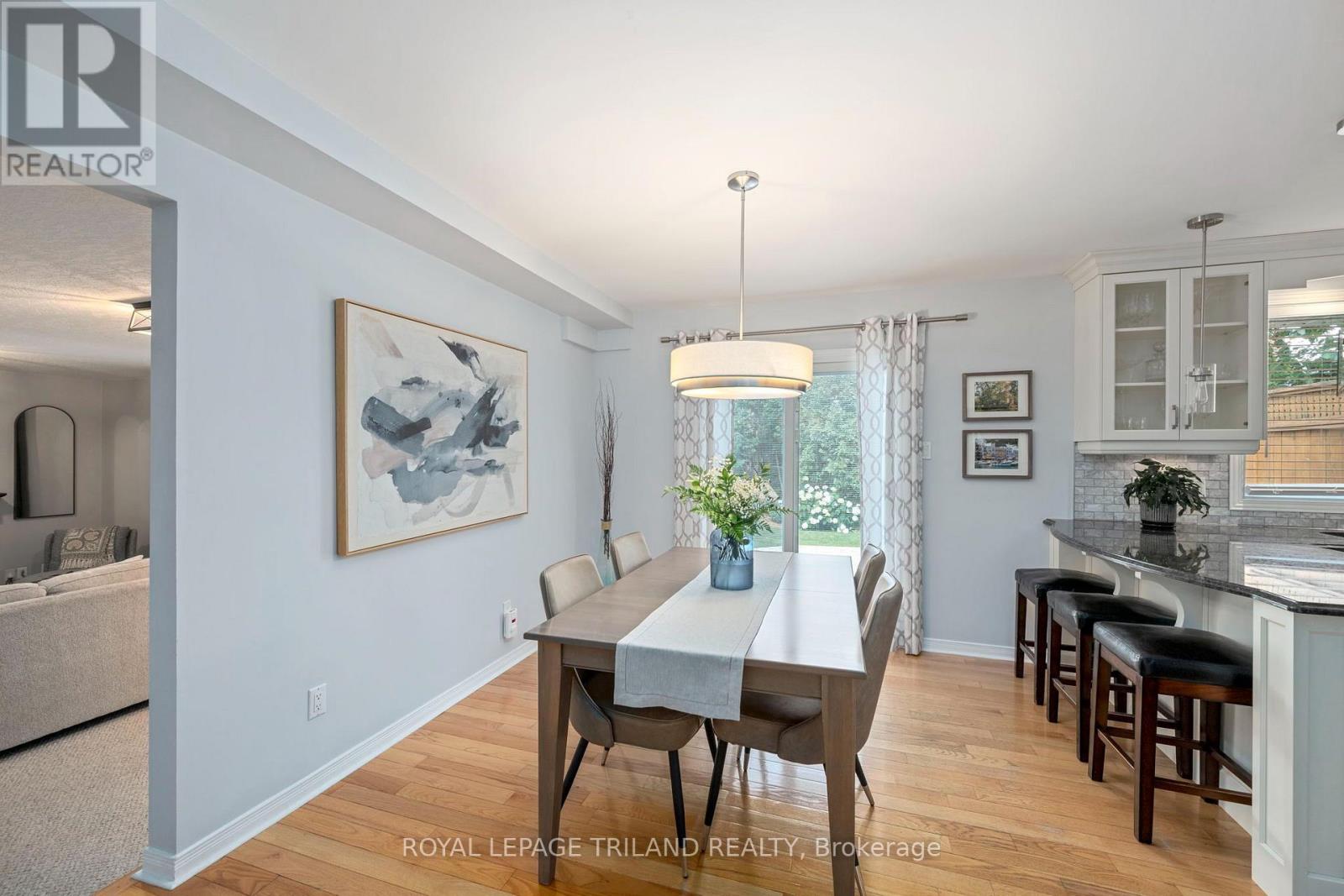 20 MEADOWVIEW ROAD - 9
