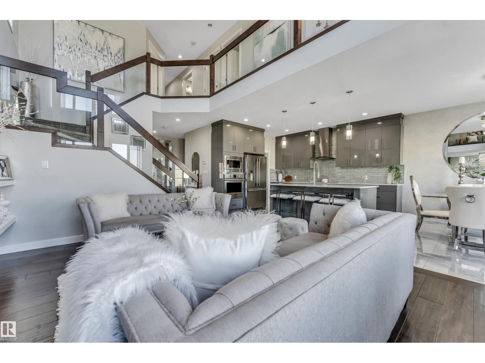 4705 35 ST - 15