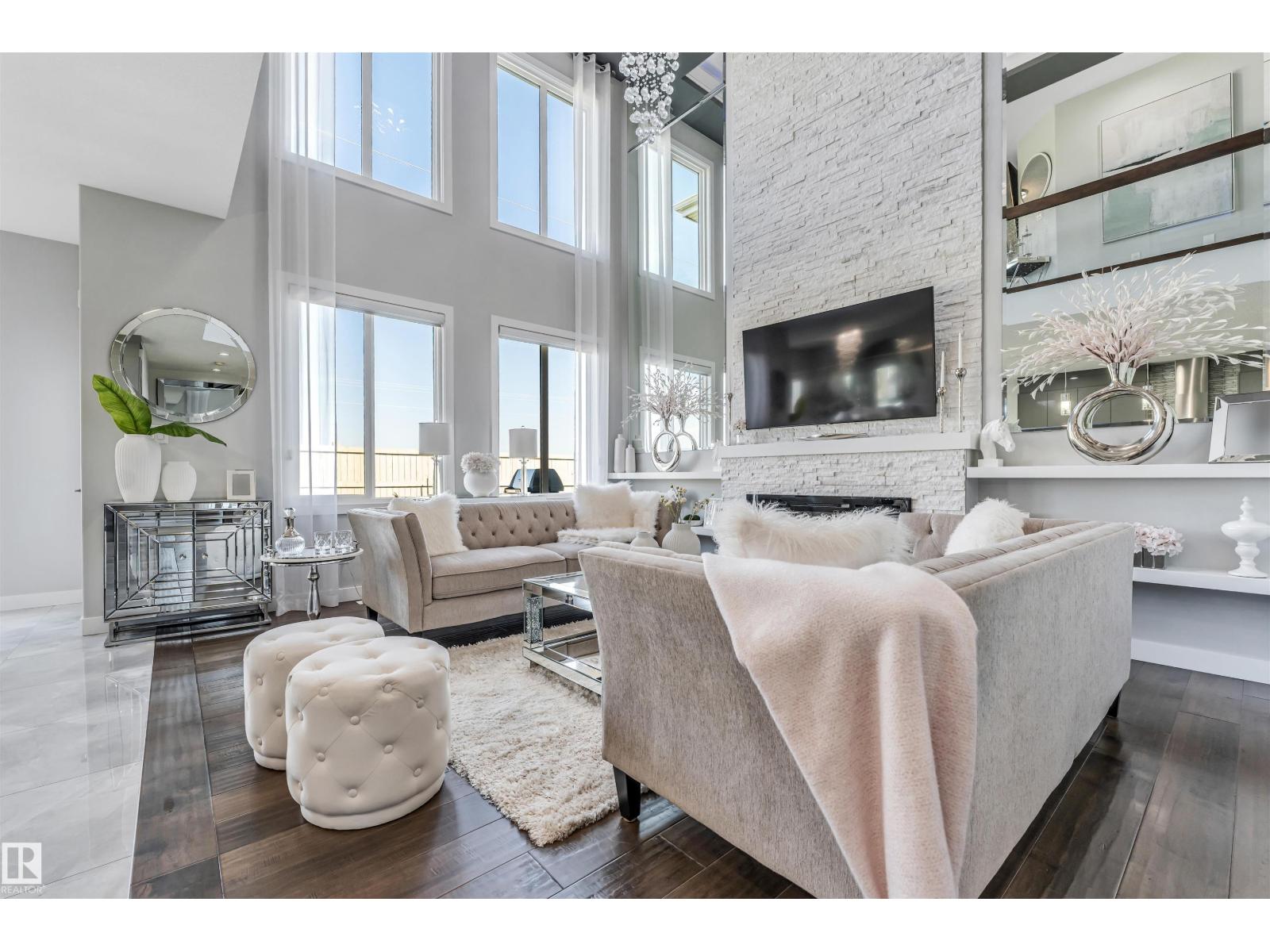 4705 35 ST - 12